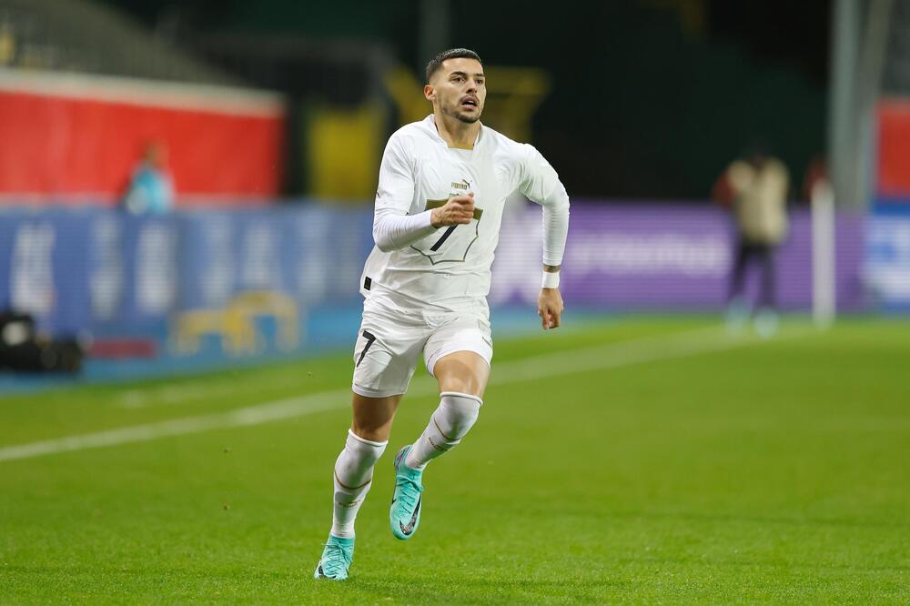 NI RADONJIĆ, NI ĐUKANOVIĆ! Zvezda ima novu ideju za krilnog napadača (FOTO)