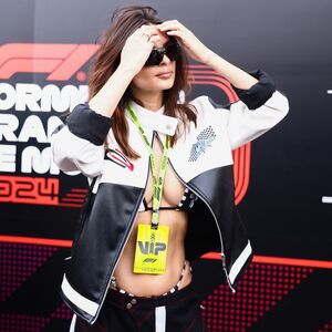 OVAKO IZGLEDA SAVRŠENA ZADNJICA: Emili Ratajkovski pokidala na Instagramu, pokupila 700.000 lajkova za čas