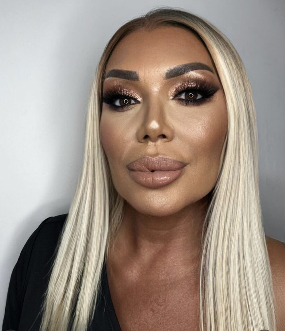 Ima raznih fanova, sa željama, idejama, molbama, a ima i džentlmena.