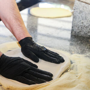 Pica majstor se maskirao i opljačkao pekaru u kojoj radi: Vratio se na posao pa uradio ovo, kakav potez!