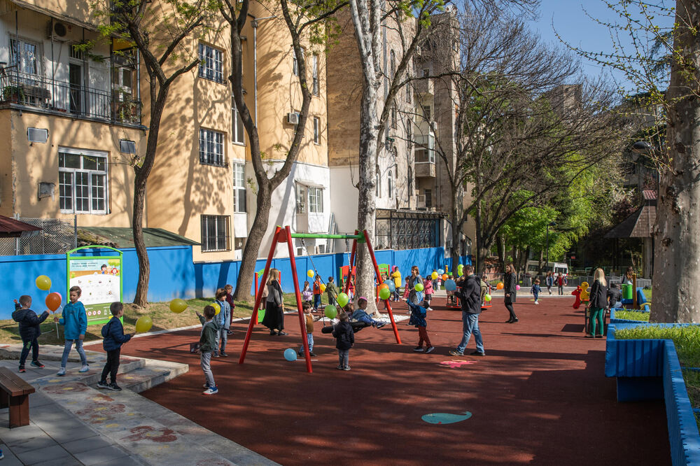  PU ,,Dečji dani” dobilo savremena dvorišta
