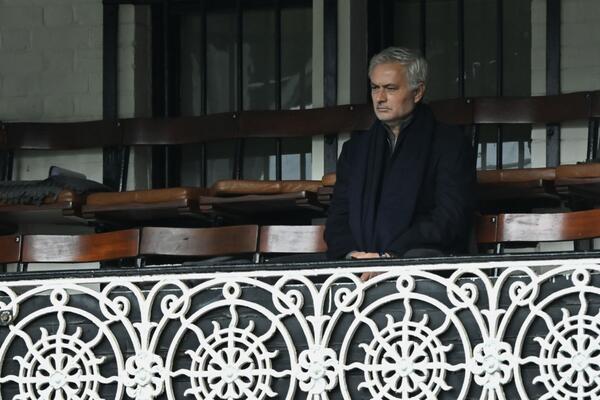 Legendarni fudbaler Real Madrida pomoćnik u stručnom štabu Žozea Murinja (Video)