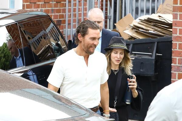 NAJPOZNATIJI ĐOKOVIĆEV FAN IMA ĆERKU "BOLI GLAVA": Kažu da je MAMINA KOPIJA, ovakva lepota se ne viđa SVAKI DAN