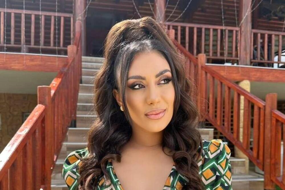 "Cene ležaljki idu i do...": Naša pevačica otišla u Grčku, pa se prenerazila! Evo šta ju je tamo sačekalo