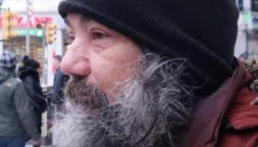 ODVEO ZAPUŠTENOG BESKUĆNIKA NA ŠIŠANJE: Kada je izašao napolje, ljudima bukvalno PADALE VILICE od prizora (VIDEO)