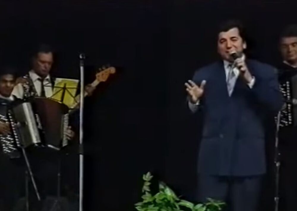 Ušao je u narod sa lokalnih radija