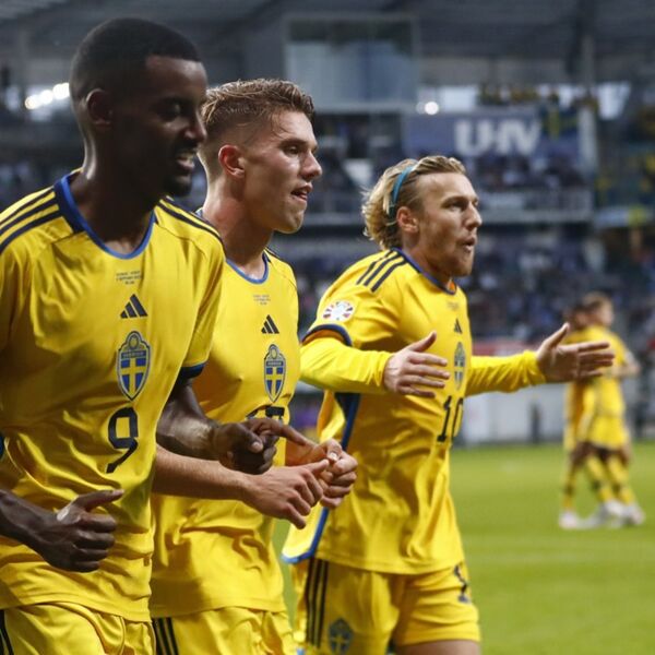 EPSKI SKANDAL ČUVENOG ŠVEĐANINA PRED SRBIJU! Varao suprugu dok je bila TRUDNA, ali to nije sve (FOTO)