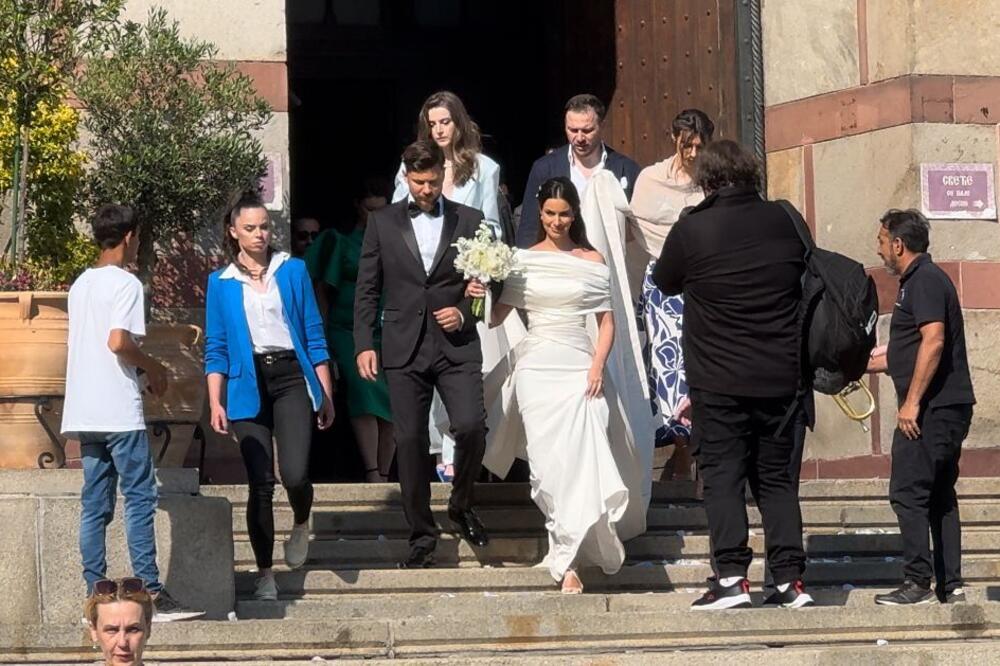 EVO KAKO ĆE SE OMILJENA VODITELJKA RTS-A PREZIVATI OD SADA: Dragana je donela OVU ODLUKU na VENČANJU