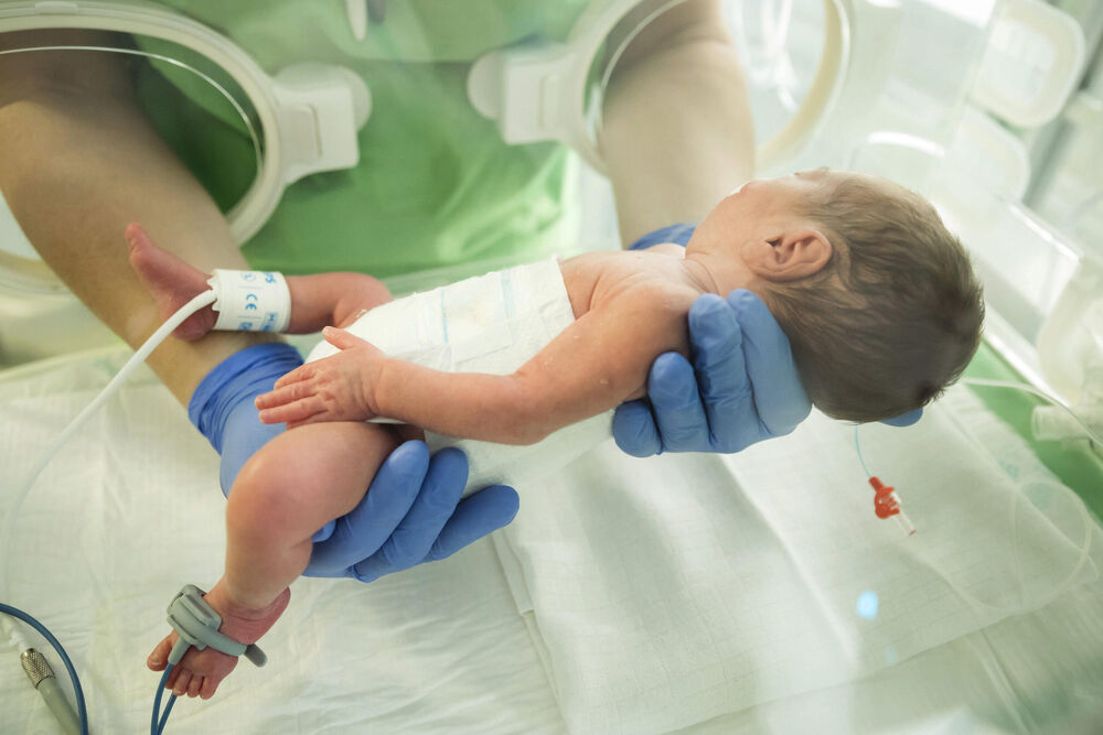 Inkubator, Bebe, beba u inkubatoru, Beba, Porodilište