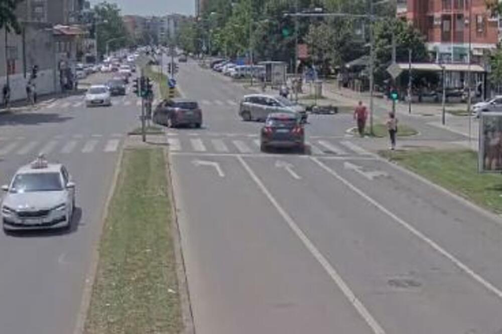 UZNEMIRUJUĆ SNIMAK IZ NOVOG SADA! Drogiran pokosio policajca - prizor je JEZIV (VIDEO)