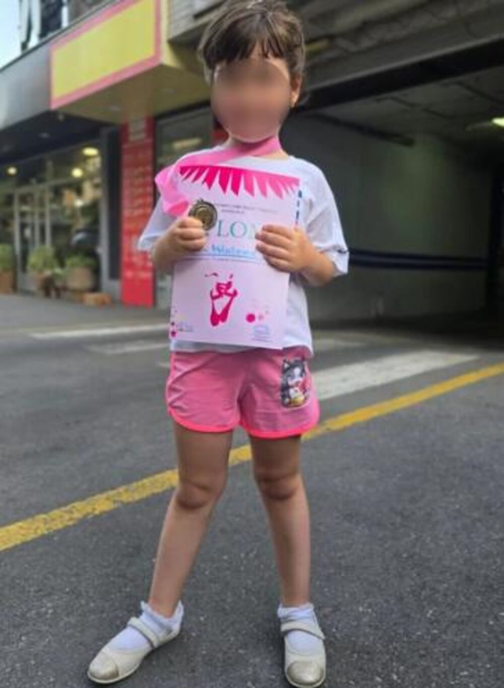 Ćerka Jovane Jeremić dobila diplomu i zlatnu medalju