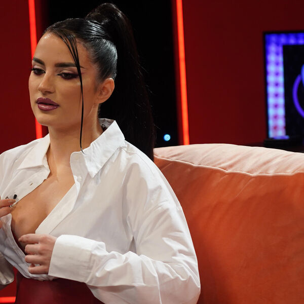 "ZAVRŠIĆU SA NEKIM NISKIM MUŠKARCEM PRETVORENIM U ŽENU": Pevačica šokirala priznanjem o transrodnim osobama!