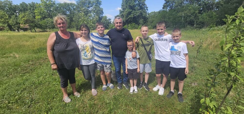 Dragiša poveo unuke kod malog Radoja 