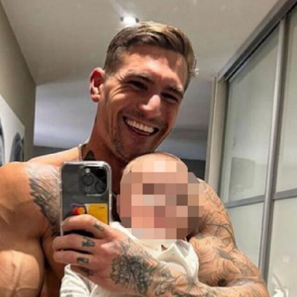 OVAJ TATA IZGLEDA KAO DA JE GRČKI BOG SIŠAO SA OLIMPA: Evo šta radi sa sinom, ŽENE ZINULE, sve bi jednog OVAKVOG