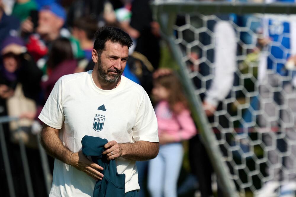 Bufon se poklonio Srbinu - "čini stvari kao niko drugi" (Video)