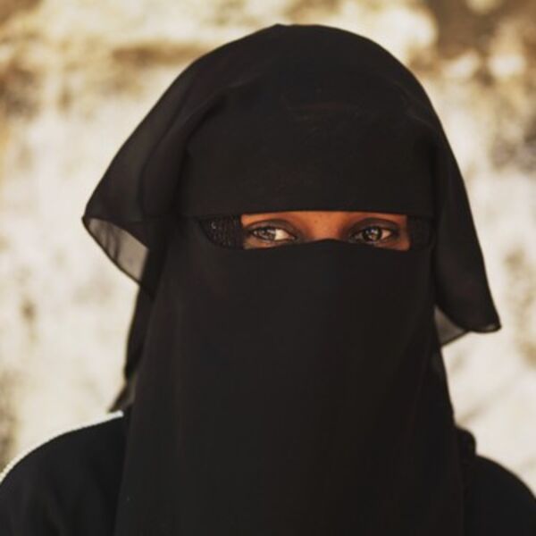 Muslimanke iznele najveću intimu: Ove žene opisale su kako su odrastale, a jedna reč se u kući nije izgovarala