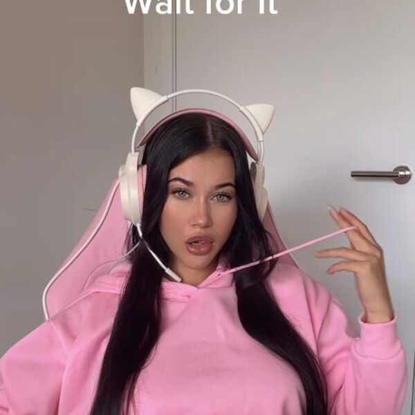 MODEL SA SAJTA ZA ODRASLE OTKRILA ŠTA JOJ MUŠKARCI SVE TRAŽE: Za ovu BIZARNU stvar, plaćaju i po 3 HILJADE EVRA