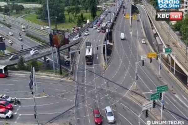 STANJE NA BEOGRADSKIM ULICAMA KAKVO SE NE VIĐA ČESTO: Samo u jednom delu je najkritičnije (FOTO)