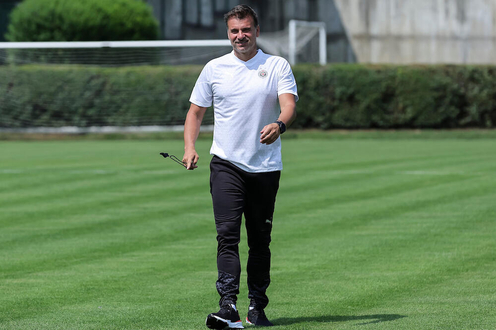 STANOJEVIĆ OBJAVIO SPISAK! Evo na koje fudbalere Partizana računa!