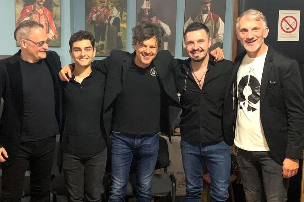 Bend uz čije pesme su mnogi odrasli DVA SATA CEO SOMBOR DRŽAO NA NOGAMA!