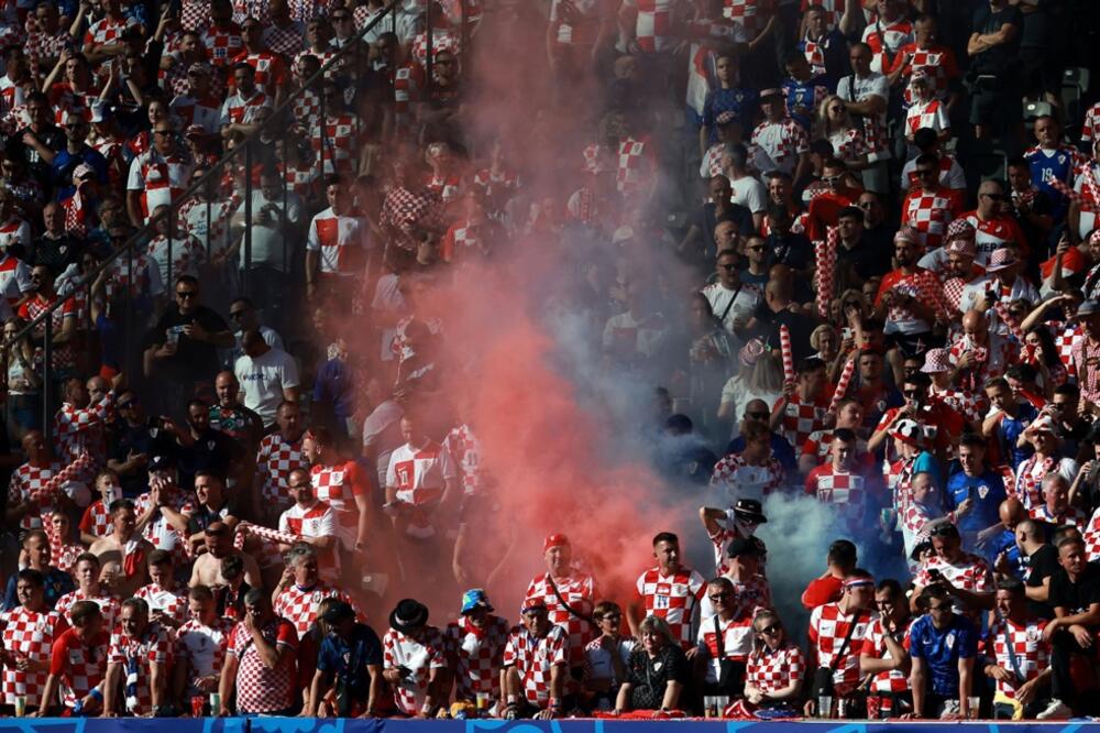 UEFA ŽESTOKO KAZNILA HRVATE! (FOTO)