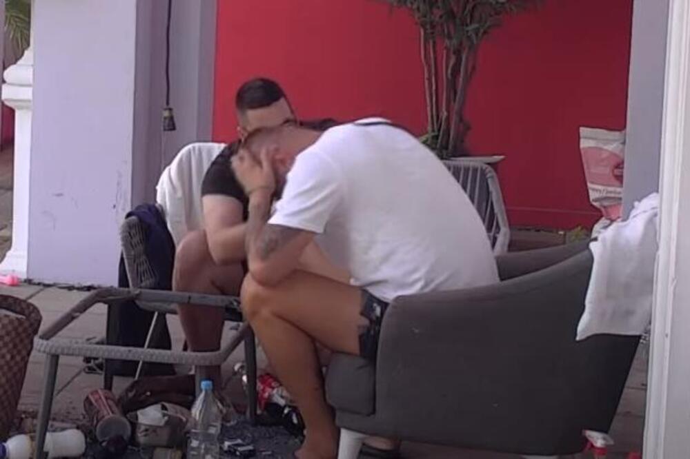 "NE MOGU VIŠE DA IZDRŽIM, JA ĆU DA..." Janjuš VAN SEBE nakon Aneline ODLUKE DA ABORTIRA, lomi sve po IMANJU