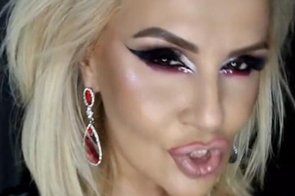 CRVENE PODVEZICE I BRUS, NA NJOJ SAMO ČIPKA I KOŽA: Apotekarka Ana dodatno podigla temperaturu ovim snimkom (VIDEO)