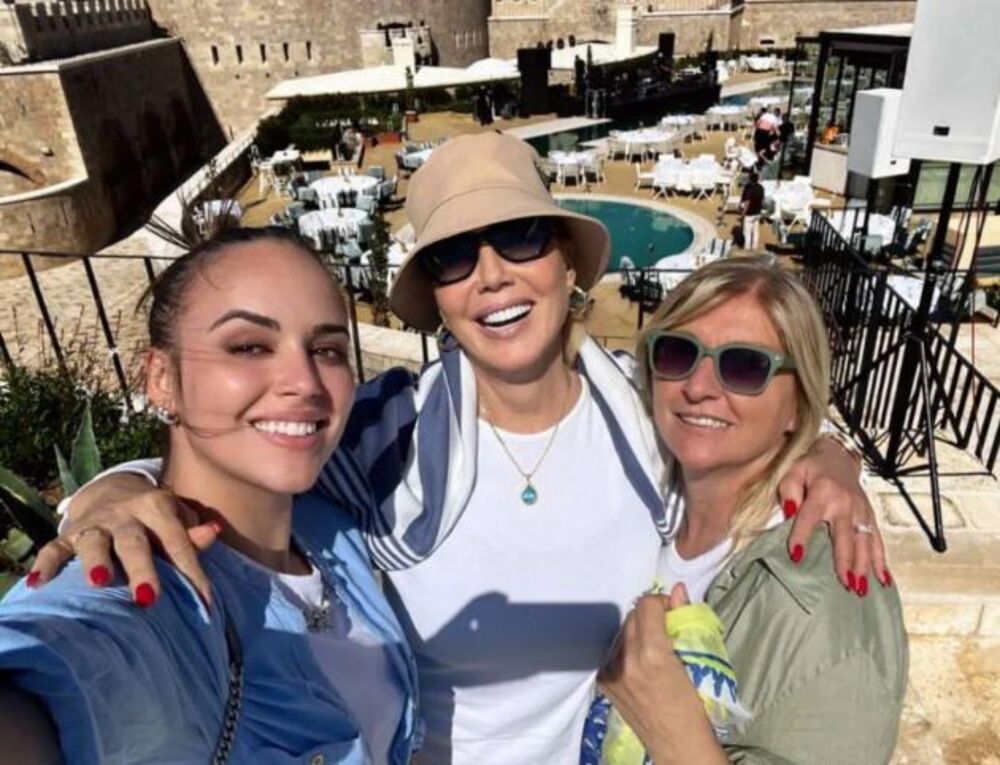 Ovo je drugarice Lepe Brene, Katja koja zna sve njene tajne