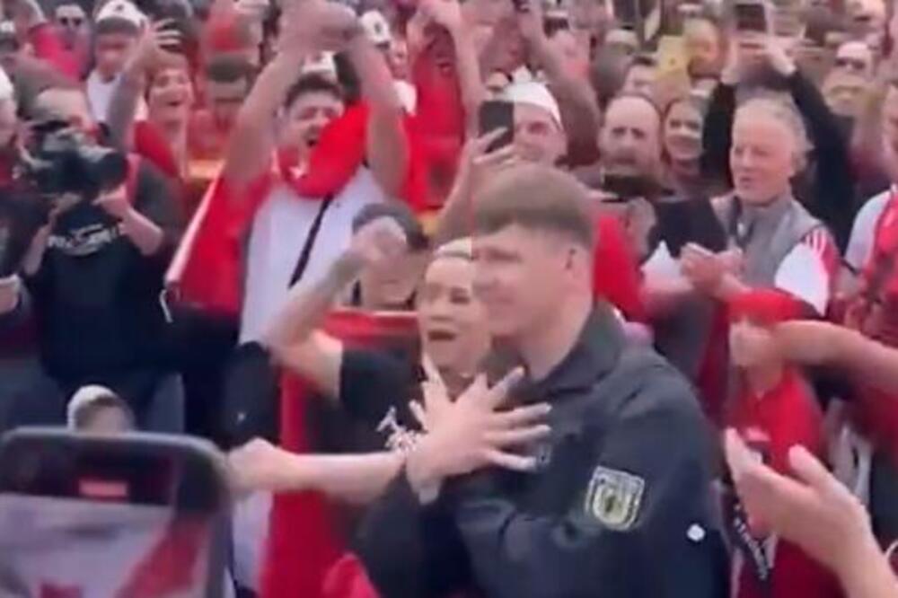 NEMAČKI POLICAJAC NA EVROPSKOM PRVENSTVU POKAZIVAO DVOGLAVOG ORLA SA ALBANICIMA: Bruke se nižu, SKANDAL! (VIDEO)
