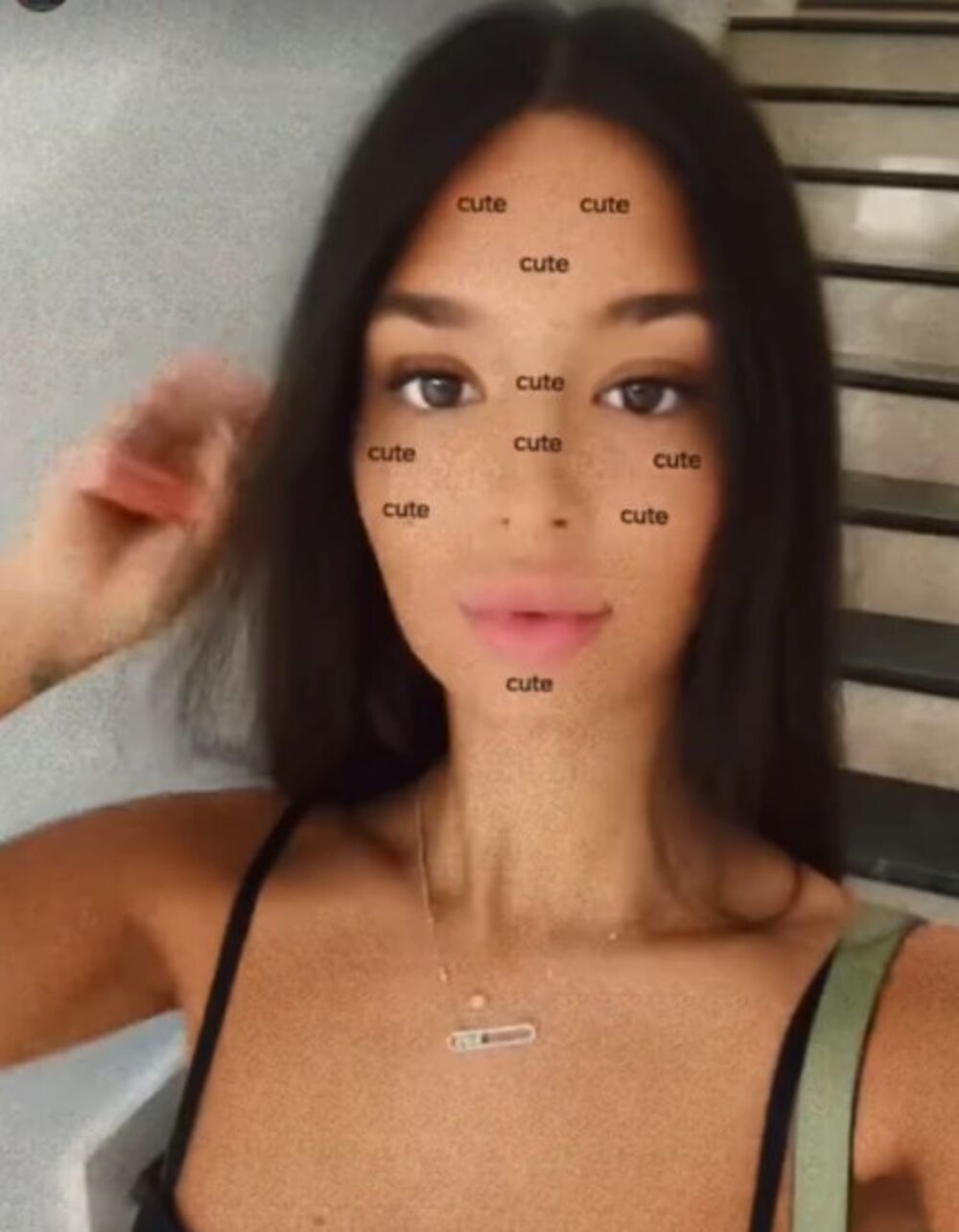 Đina Džinović ponovo uradila usta