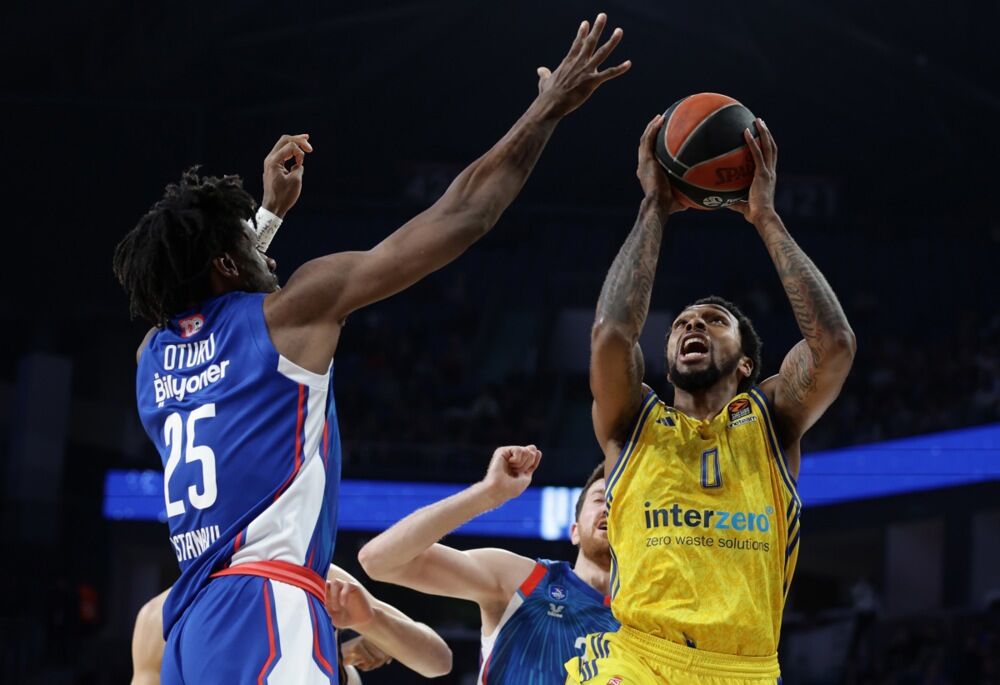 Sterling Braun, desno