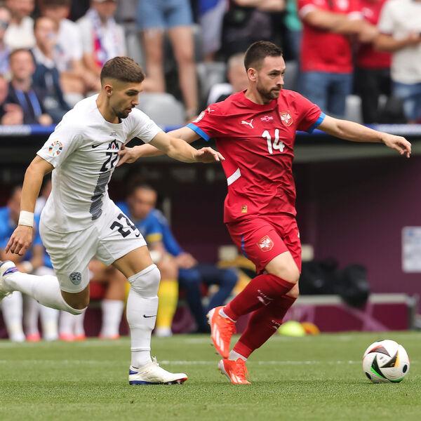 "OVAJ MISLI "KO JE OVAJ, ŠTO BIH JA NJEGA ČUVAO..." Najtrofejniji trener besan na jednog igrača "orlova" (FOTO)