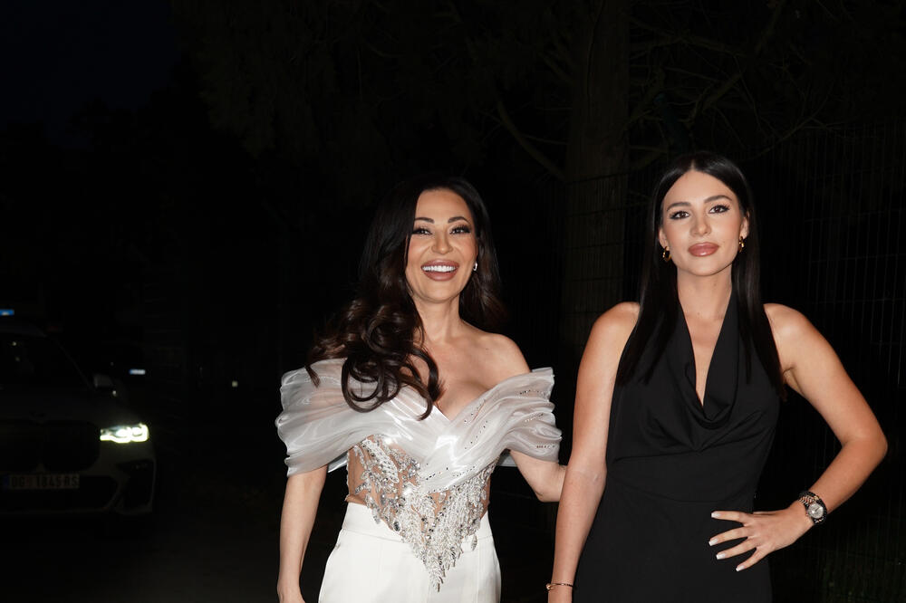 CECA SOČNO KOMENTARIŠE, A ANASTASIJA JE OVAKO GLEDA: Objavila FOTOGRAFIJU sa majkom i nasmejala sve