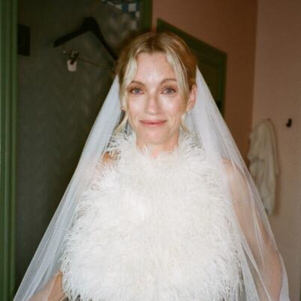 MLADA SA GOLOM ZADNJICOM DOŠLA U CRKVU PRED BOGA, ZBOG NJENE VULGARNE VENČANICE NIKOME NIJE DOBRO: Ovo je sramota