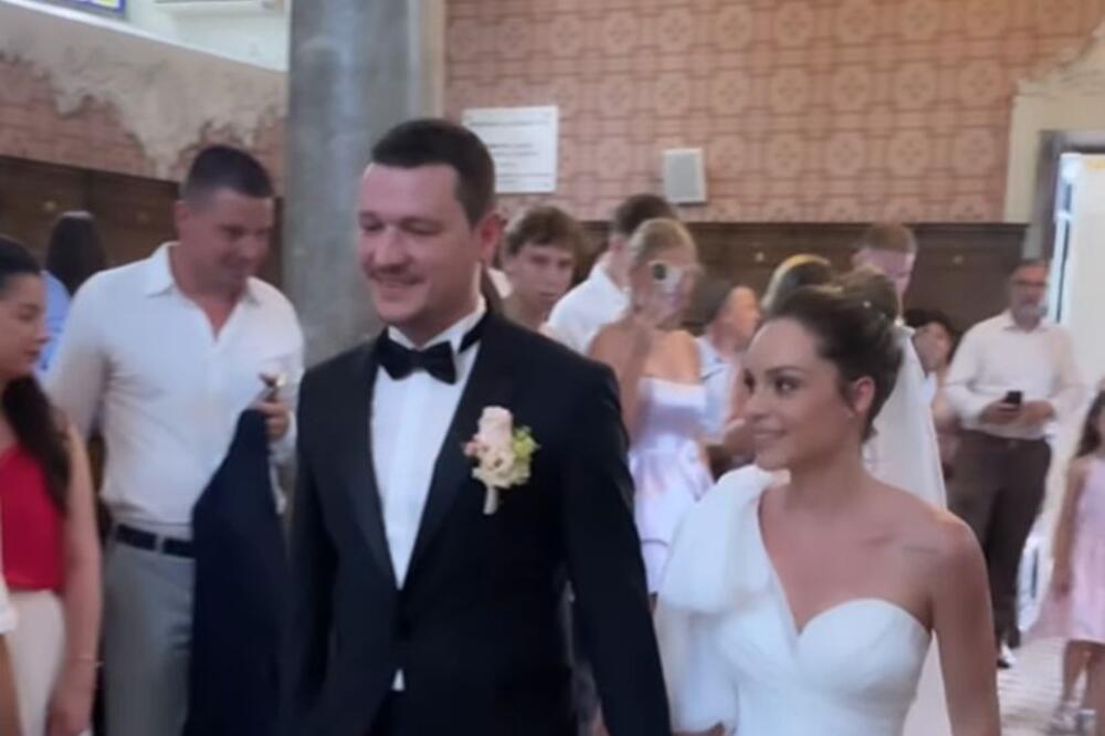 MILOŠE, SVAKA TI ČAST KAKVU LEPOTICU SI OŽENIO: Ovako je IZGLEDALO VENČANJE muzičara i njegove IZABRANICE