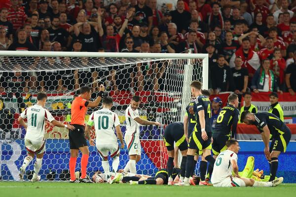 UŽASNA SCENA NA EVROPSKOM PRVENSTVU: Mađar ostao nepomično da leži na travi, iznet sa terena kao Eriksen! (FOTO)