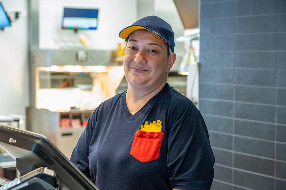 VAŽNO JE SA OSMEHOM DOLAZITI NA POSAO I NASMEJAN ODLAZITI SA POSLA