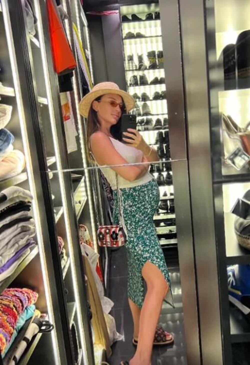 Katarina Živković pokazala trudnički stomak