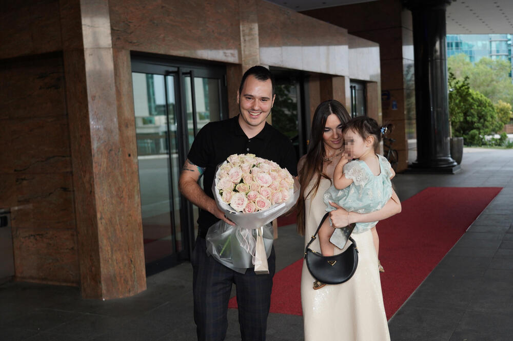 "NEVINA, NE PIJE ALKOHOL I POSTI": Ko je žena koja je Aleksi podarila SINA? Ovako je protekao SUSRET sa Oliverom