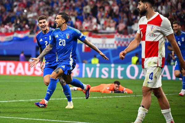 AU, KAKVA LUDNICA: Zakanji u 98. minutu RASPLAKAO Hrvatsku i UVEĆAO Srbiji šanse za osminu finala!