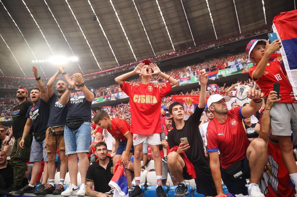 NEBESKI NAROD: Srbi već napravili ŽURKU u Minhenu, svi veruju u Piksijeve "orlove"! (VIDEO)