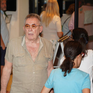 MIMU KARADŽIĆA ZAUSTAVILA POLICIJA, A ONO ŠTO SU ZATEKLI U KOLIMA IH OSTAVILO U ŠOKU! Na zadnjem sedištu 2 ŽENE...