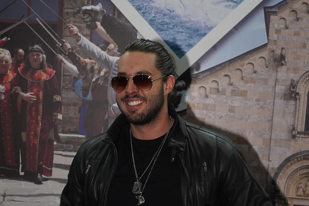 "PROSTITUCIJA SE IZ NEKOG RAZLOGA VEZUJE ZA ŽENE" Govorio o škakljivoj temi, pa otkrio ISKUSTVO SA DRUGARICOM NOĆI