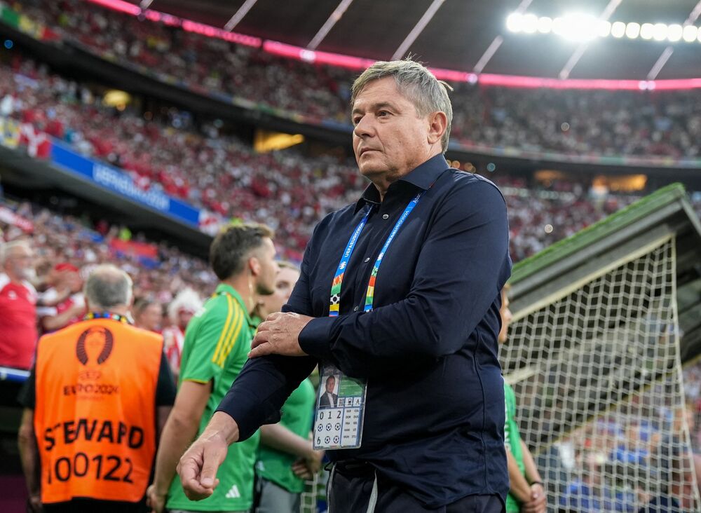 Dragan Stojković Piksi na utakmici Danske i Srbije na Evropskom prvenstvu