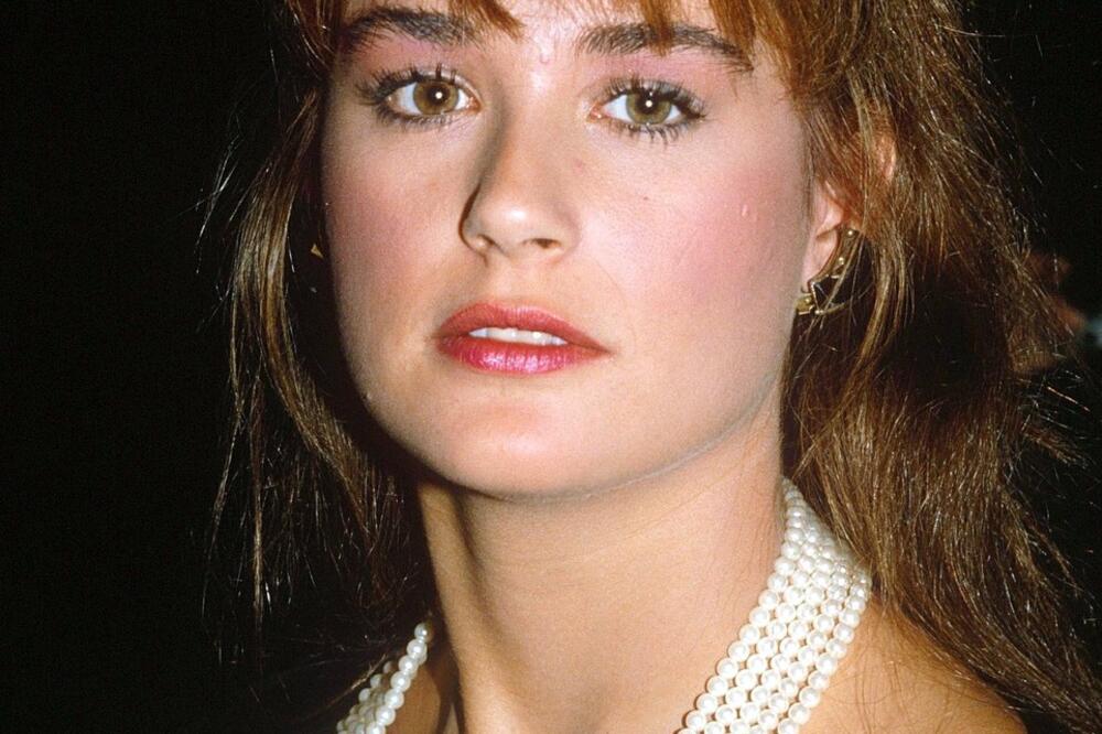 DA LI JE MOGUĆE DA OVO ROĐENA MAJKA URADI? SVI OBOŽAVATE OVU ŽENU, a prošla je kroz PAKAO: Silovanje i PRODAJA...