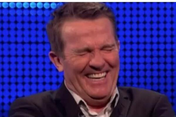 VODITELJ POTERE POČEO DA SE SMEJE KAO LUDAK, POSTAO NEKONTROLISAN ZBOG TAKMIČARA: U publici je nastao totalni muk