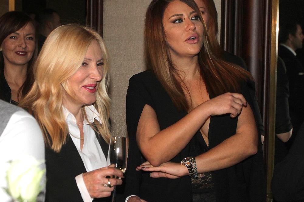 GODINAMA U LOŠIM ODNOSIMA, SVAŠTA SE ŠUŠKALO: Ana Nikolić objavom za MAJKU zakucala Srbe za EKRANE