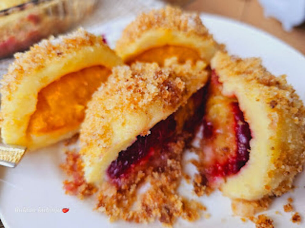 Knedle sa šljivama i kajsijama