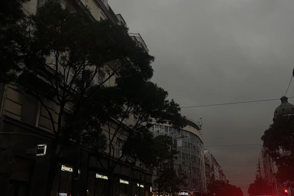 SRBIJA NAKON SINOĆNE OLUJE RAZRUŠENA, A STIŽE NAM NOVI UDAR: Ovog jutra je PAO MRAK, nebo se sručilo na BEOGRAD