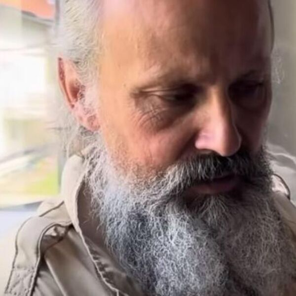 Transformacija veka! Bivši robijaš se obrijao i ošišao, pa postao drugi čovek! Ni ćerka ne može da ga prepozna